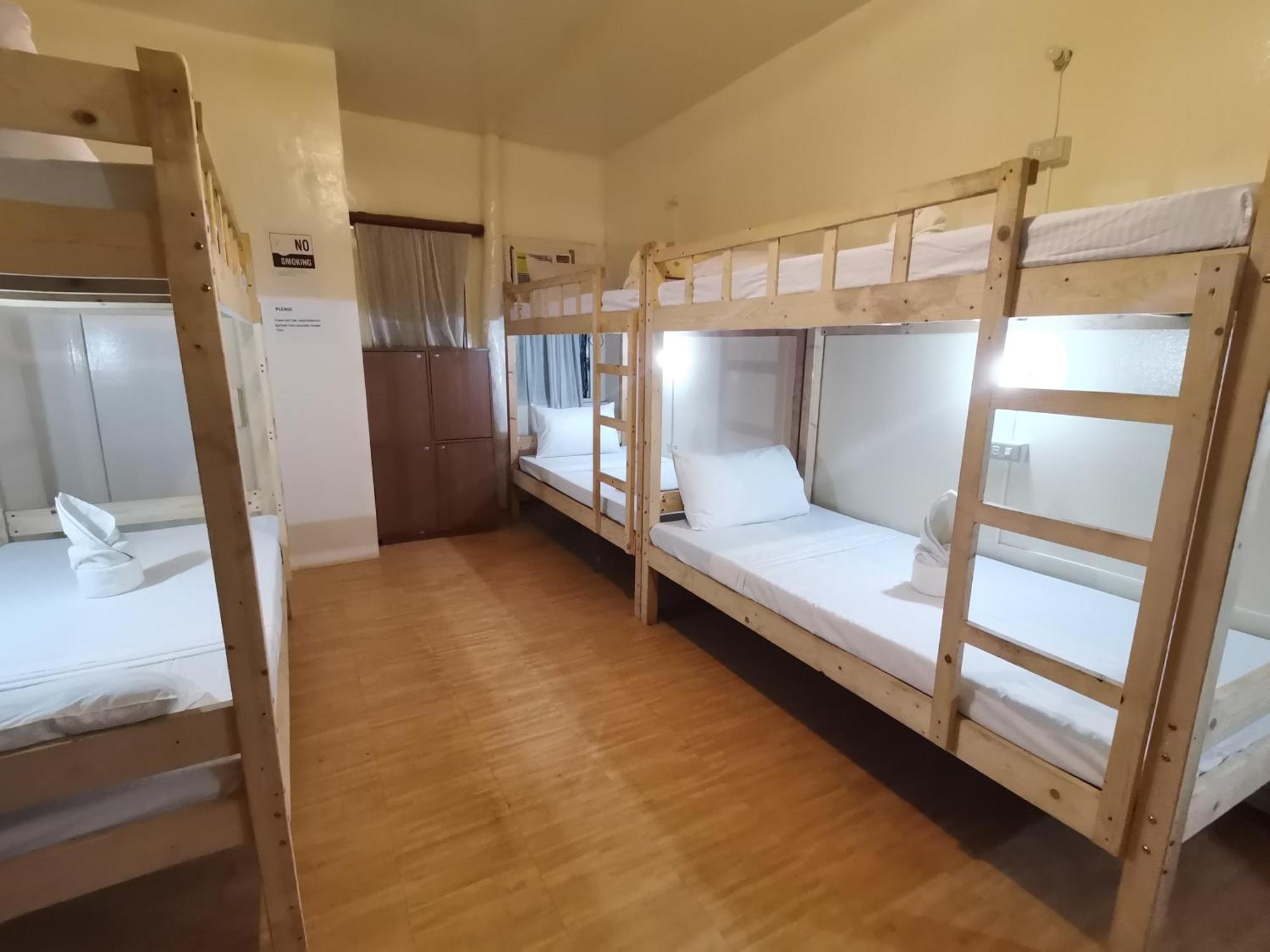 Coron Town Traveller'S Dormitory Экстерьер фото