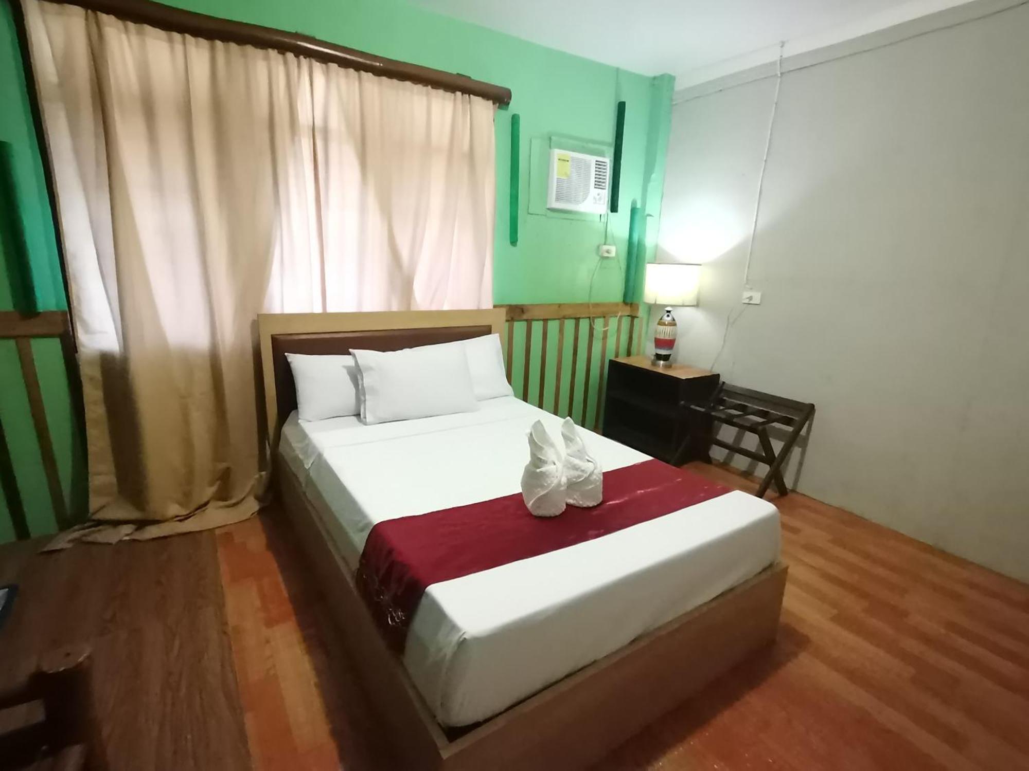Coron Town Traveller'S Dormitory Экстерьер фото