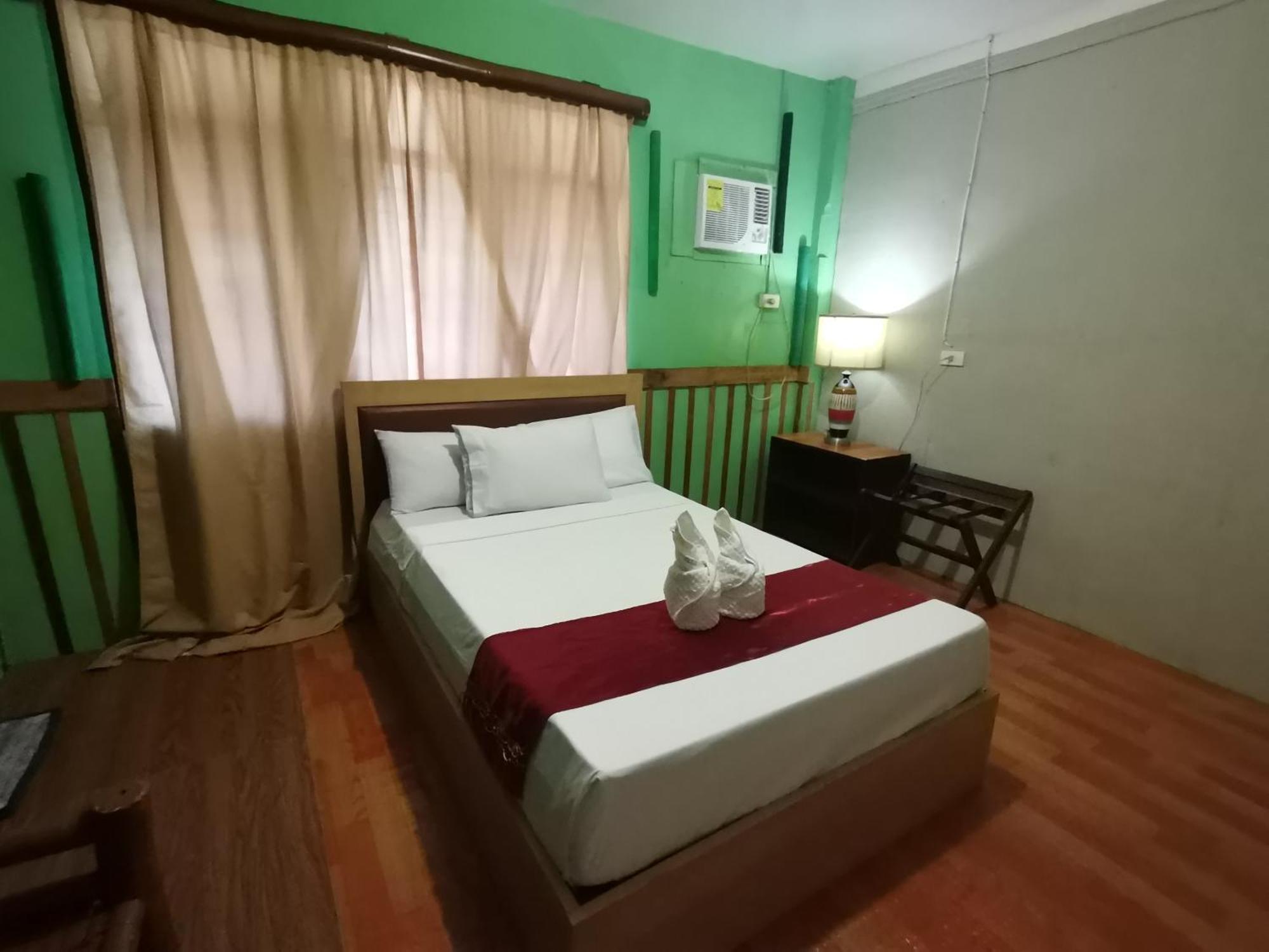 Coron Town Traveller'S Dormitory Экстерьер фото