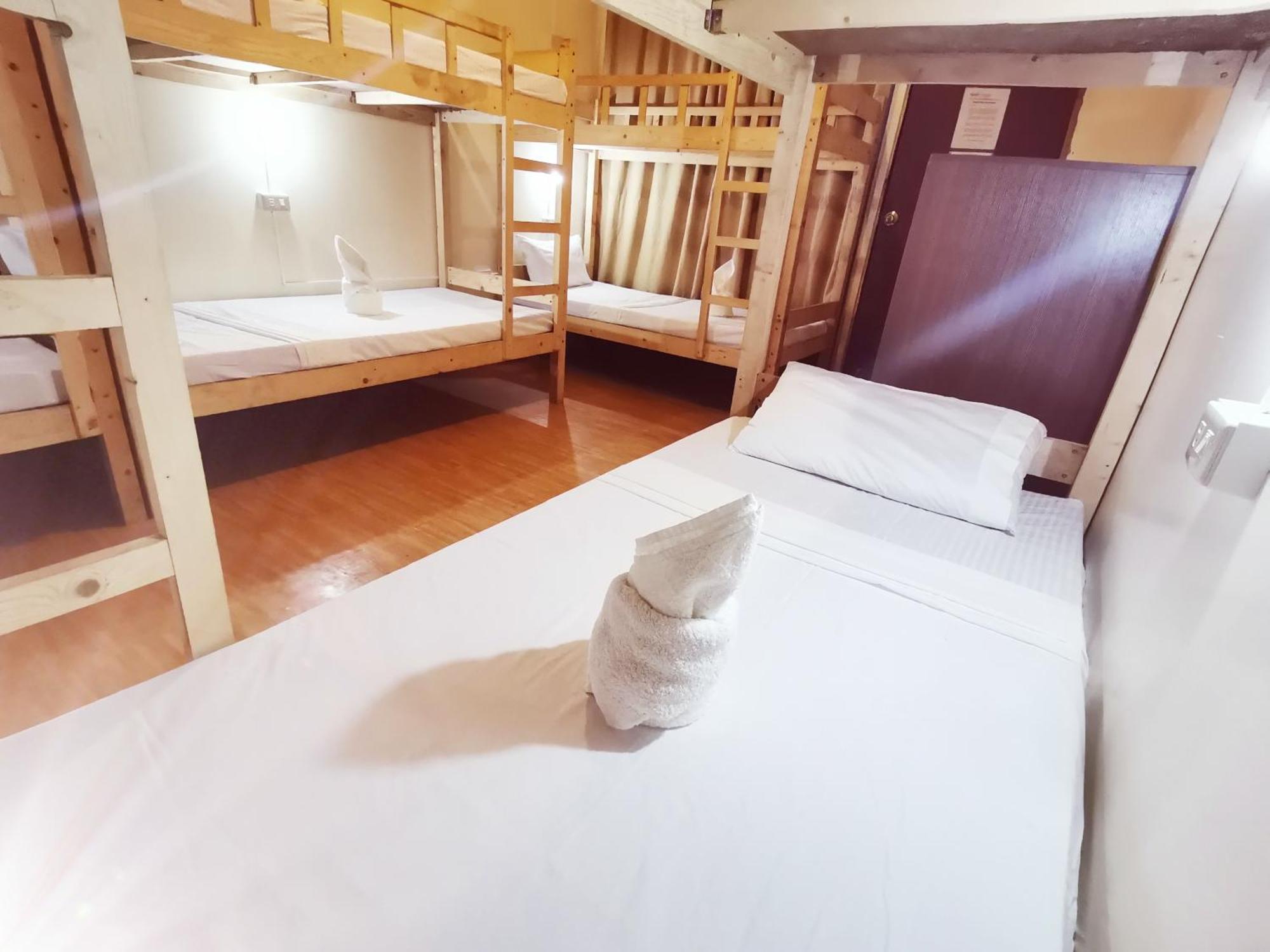 Coron Town Traveller'S Dormitory Экстерьер фото