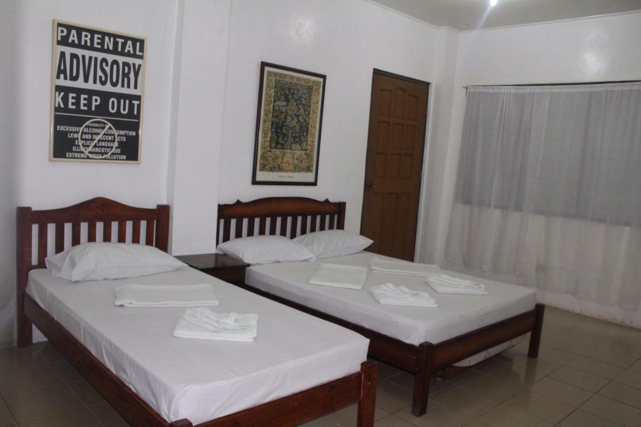 Coron Town Traveller'S Dormitory Экстерьер фото