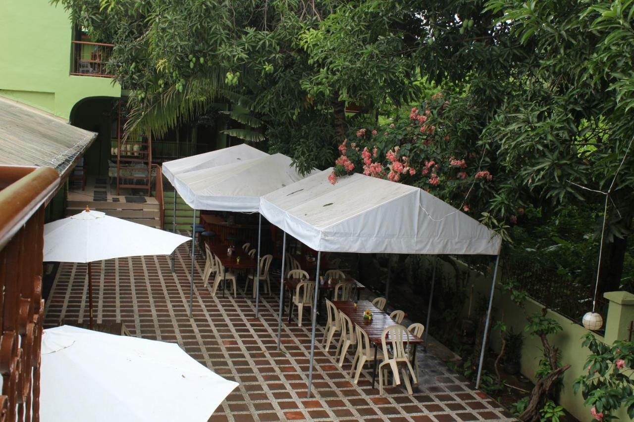 Coron Town Traveller'S Dormitory Экстерьер фото
