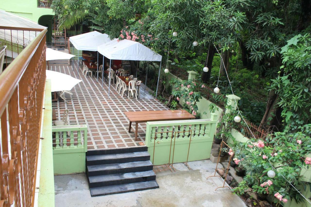 Coron Town Traveller'S Dormitory Экстерьер фото