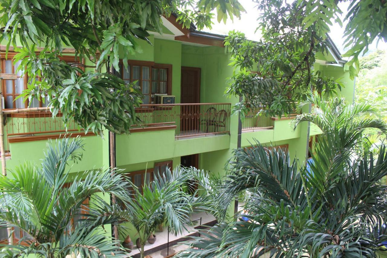 Coron Town Traveller'S Dormitory Экстерьер фото