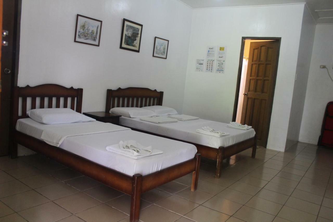 Coron Town Traveller'S Dormitory Экстерьер фото