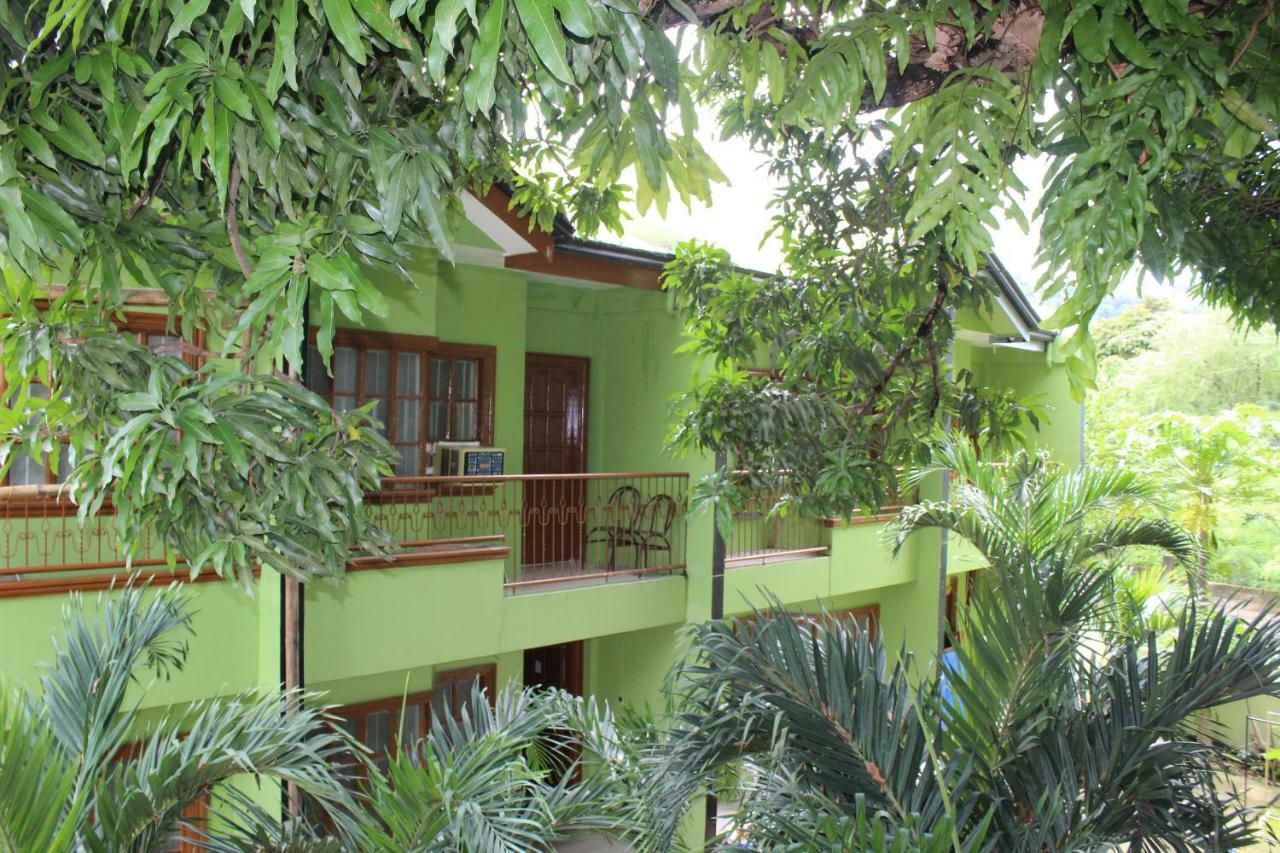 Coron Town Traveller'S Dormitory Экстерьер фото