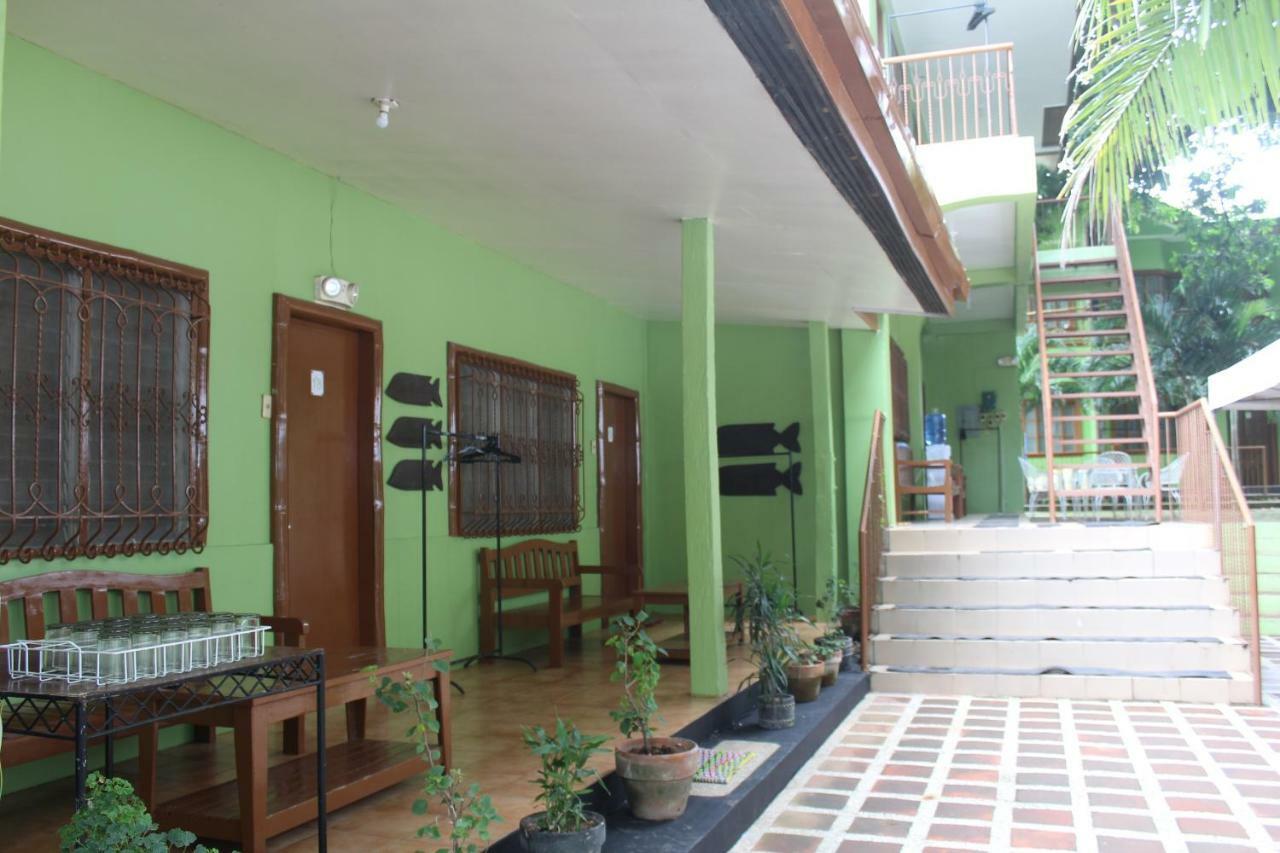 Coron Town Traveller'S Dormitory Экстерьер фото