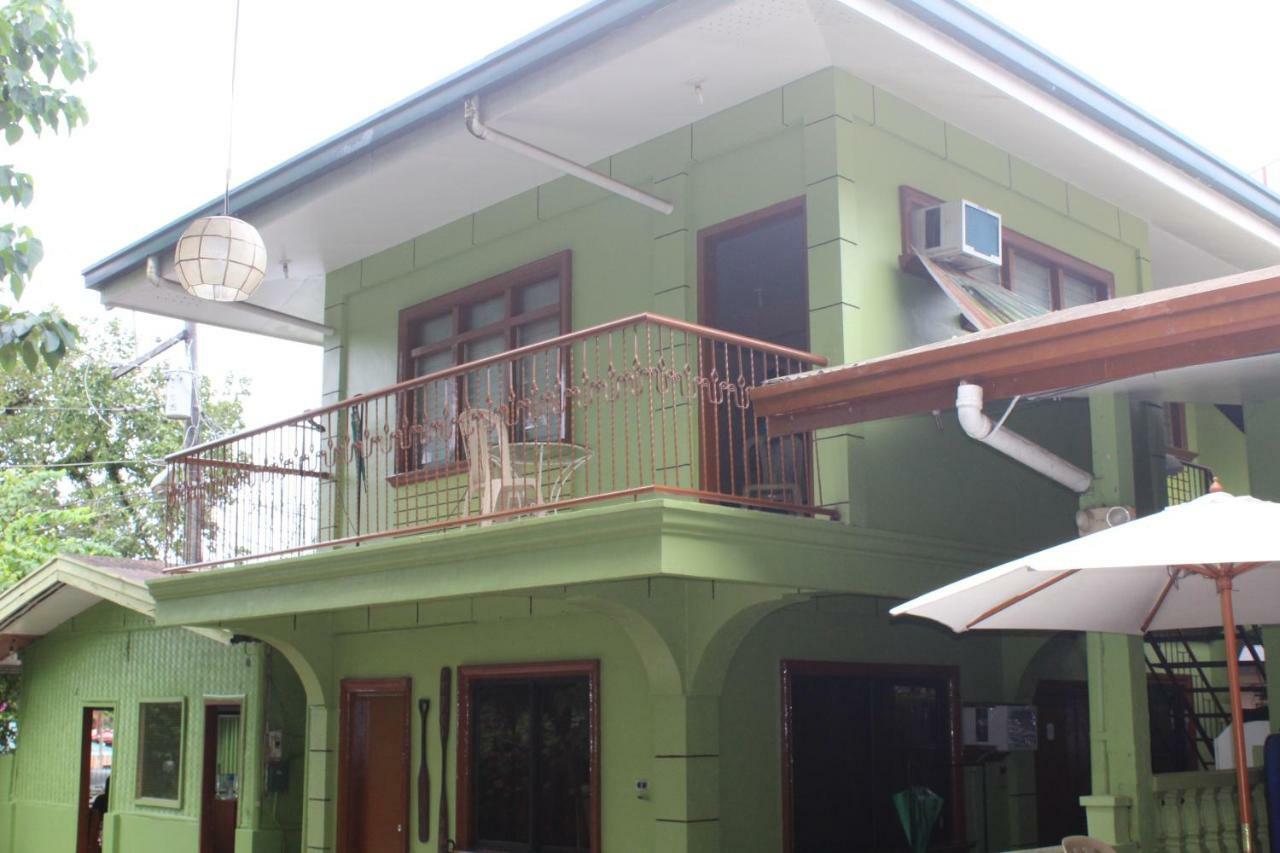 Coron Town Traveller'S Dormitory Экстерьер фото
