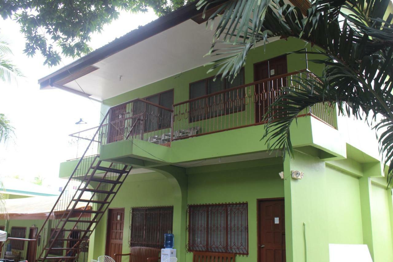 Coron Town Traveller'S Dormitory Экстерьер фото