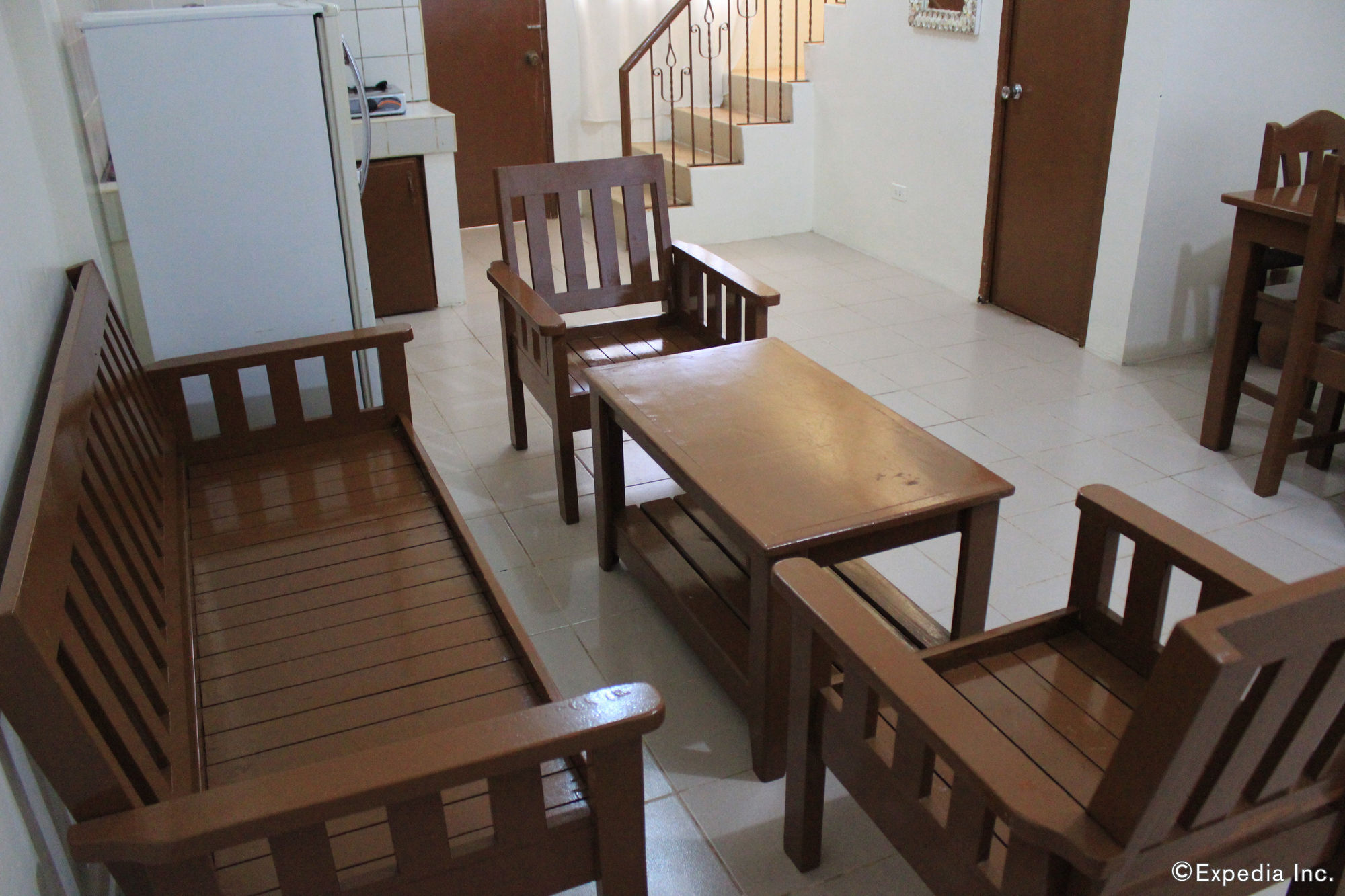 Coron Town Traveller'S Dormitory Экстерьер фото