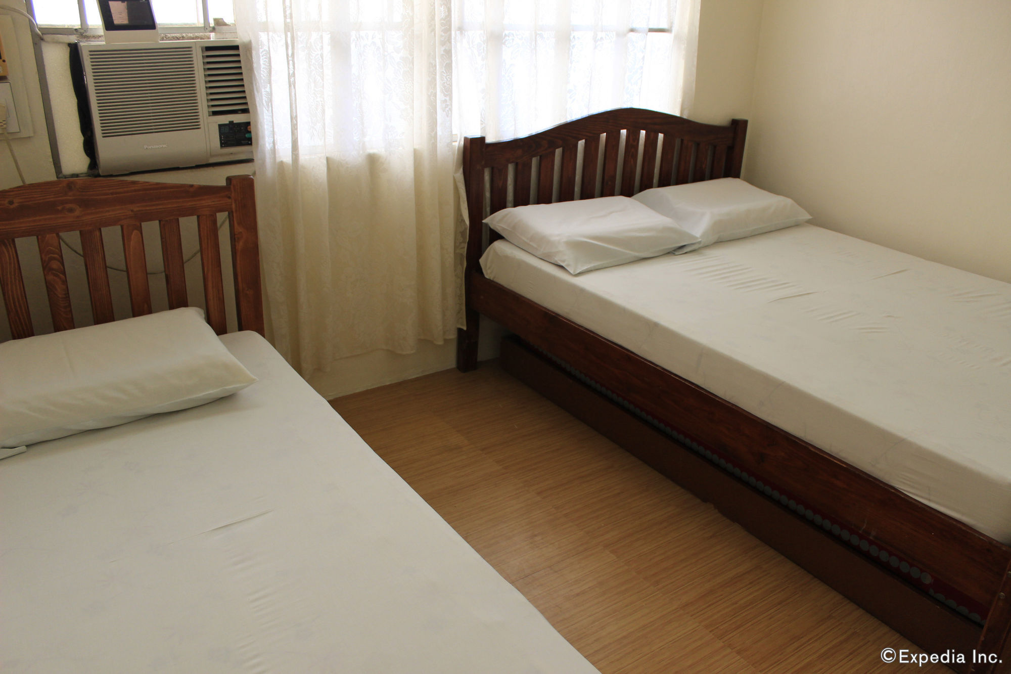 Coron Town Traveller'S Dormitory Экстерьер фото