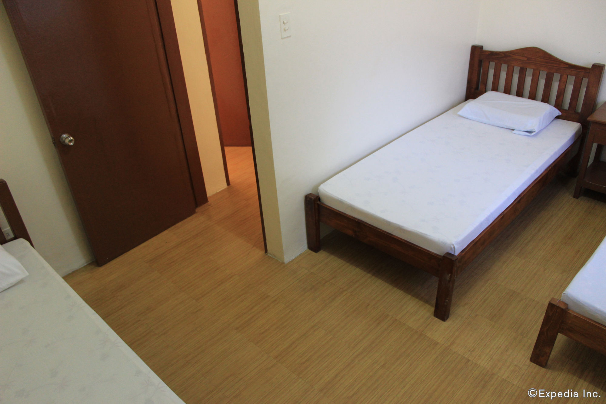 Coron Town Traveller'S Dormitory Экстерьер фото